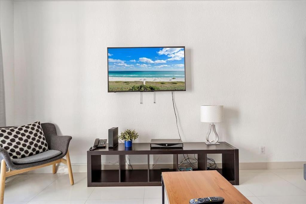 Beachfront 2 Bedroom At Tides Hollywood 8Th Floor Ngoại thất bức ảnh