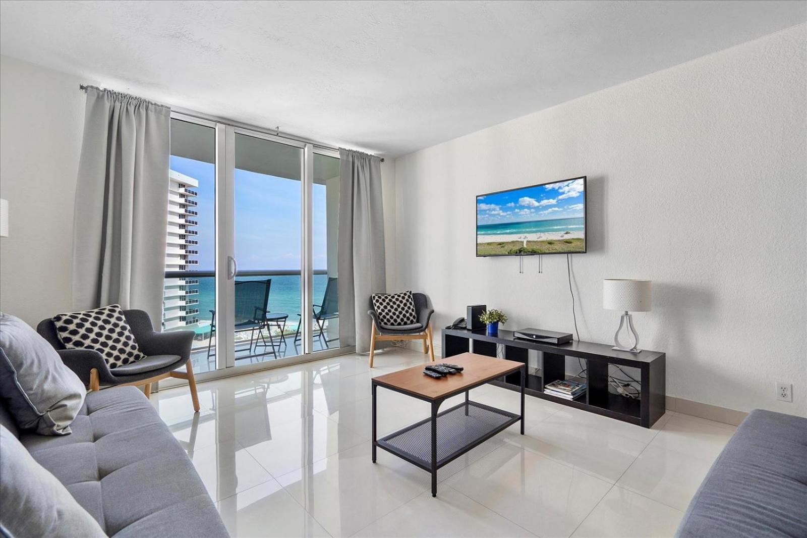 Beachfront 2 Bedroom At Tides Hollywood 8Th Floor Ngoại thất bức ảnh